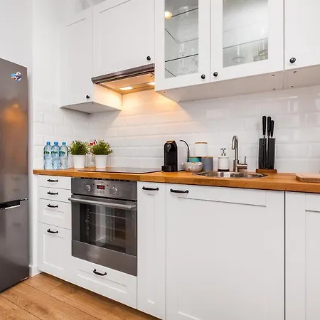 Goodhome - Sea Towers Apartment Gdynia